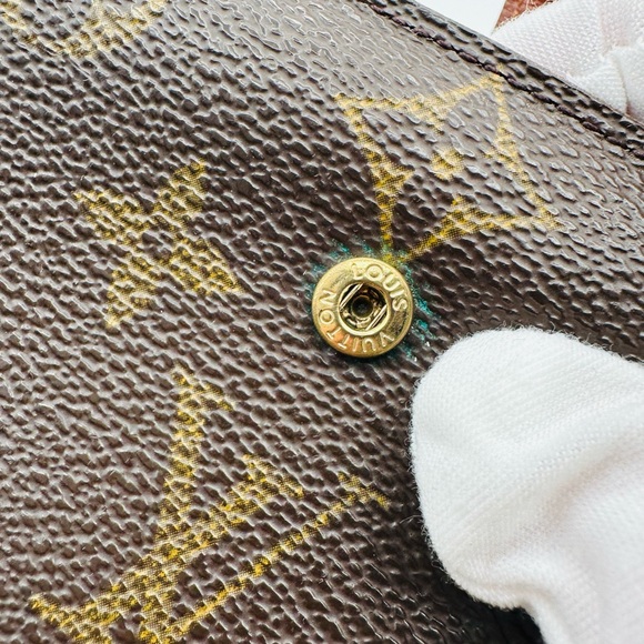 Louis Vuitton Gold Lock LV Wallet - Picture 6 of 14